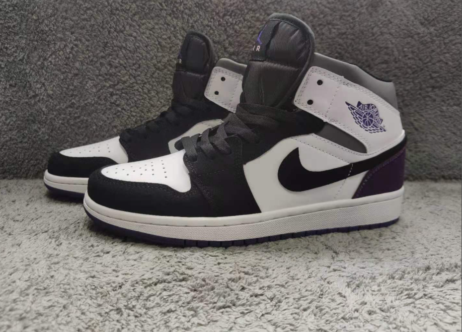 Air Jordan 1 Mid SE Varsity Court Purple