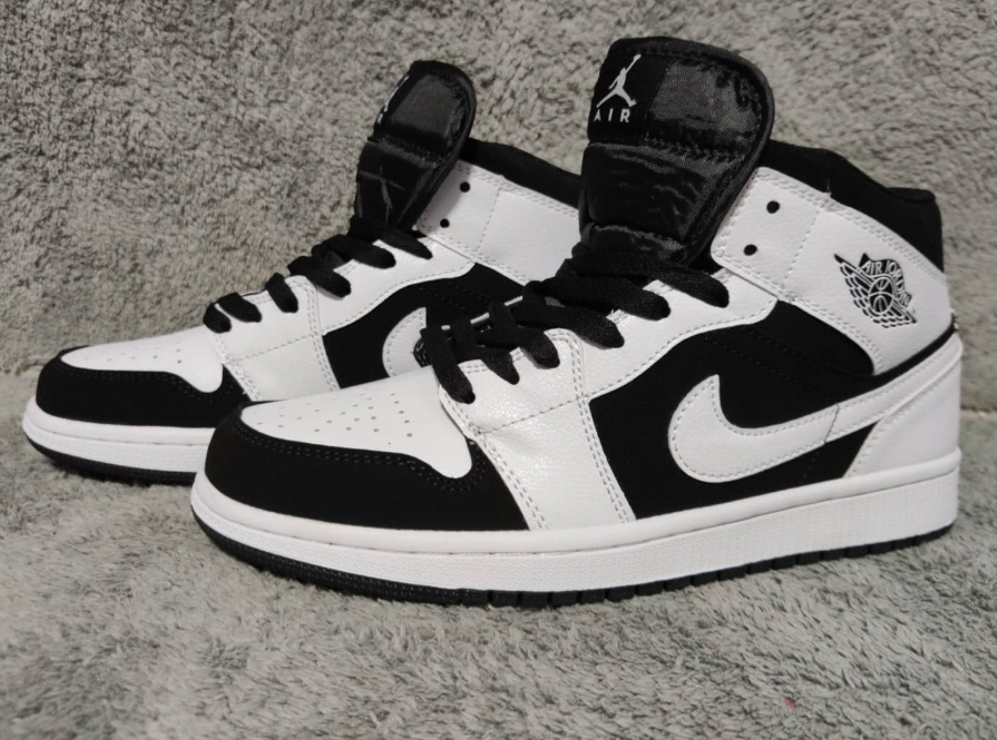 Air Jordan 1 Mid White Black