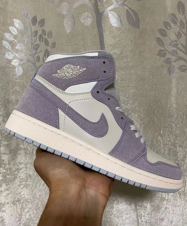 Air Jordan 1 Plum Fog