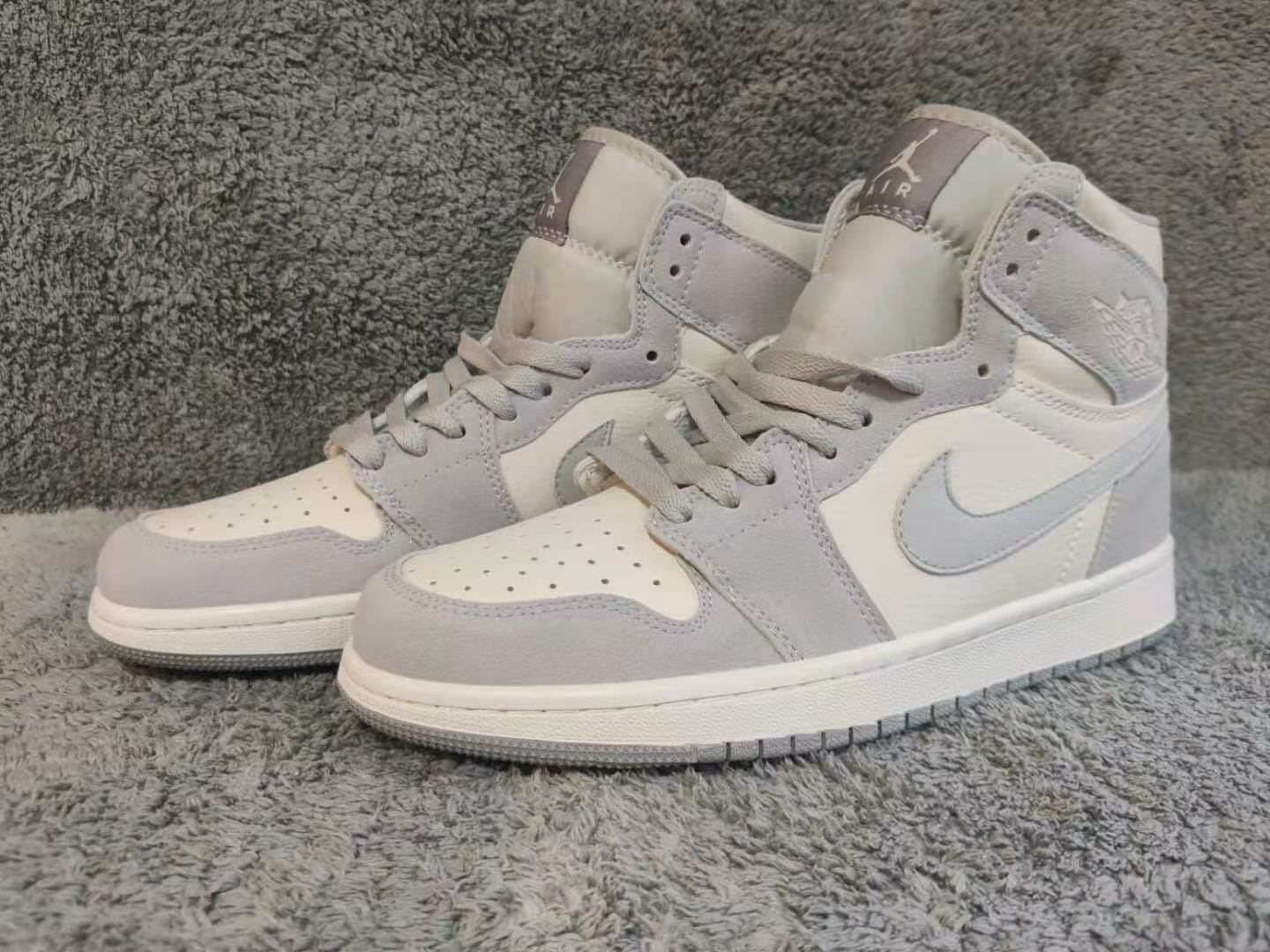 Air Jordan 1 Premium Atmosphere Grey