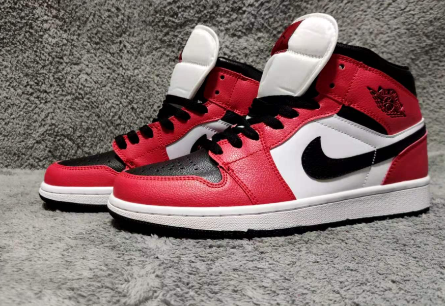 Air Jordan 1 Retro Chicago