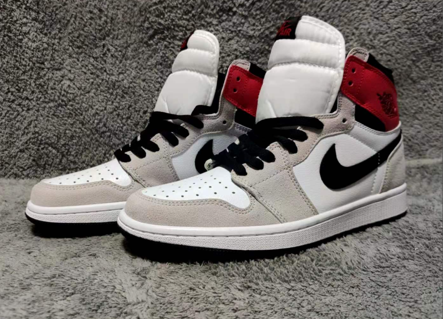 Air Jordan 1 Retro High Light Smoke Grey