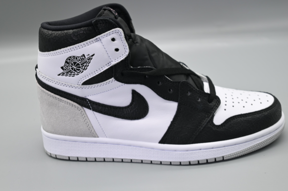Air Jordan 1 Retro High OG Bleached Coral