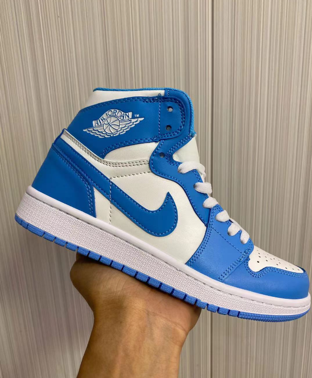 Air Jordan 1 Retro High OG UNC Blue