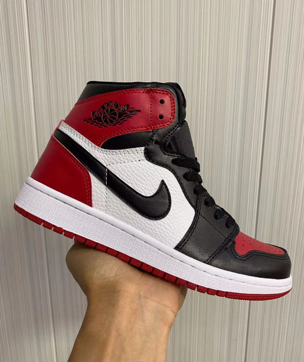 Air Jordan 1 Retro High OG ‘Bred Toe’