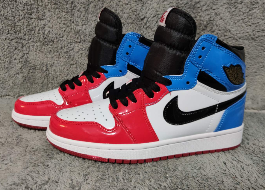 Air Jordan 1 Retro High OG ‘Fearless’ UNC Chicago