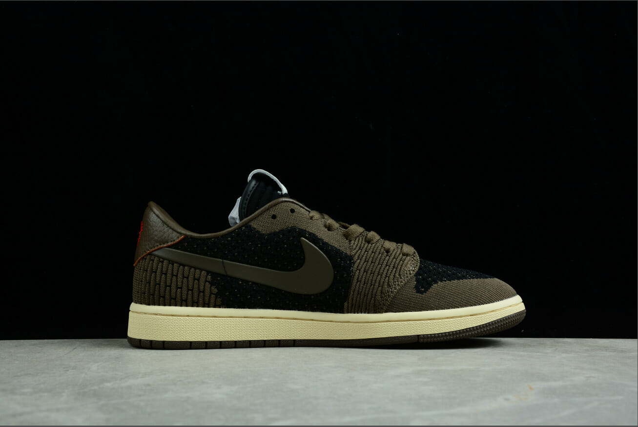 Air Jordan 1 Retro Low Flyknit Barb
