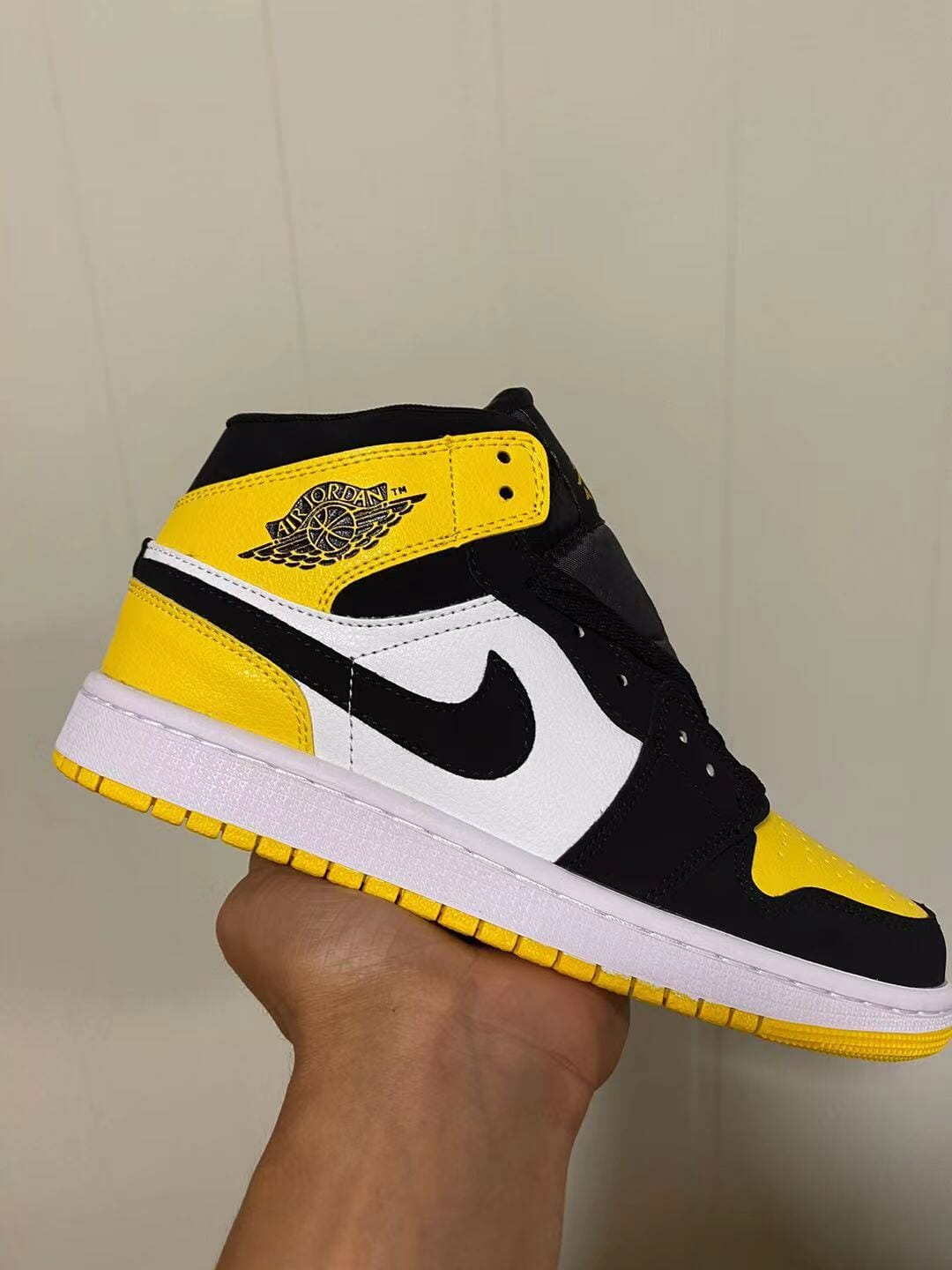 Air Jordan 1 SE ‘Yellow Toe’