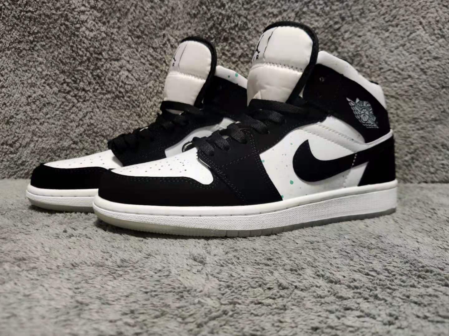 Air Jordan 1 Splash Ink Luminous Panda