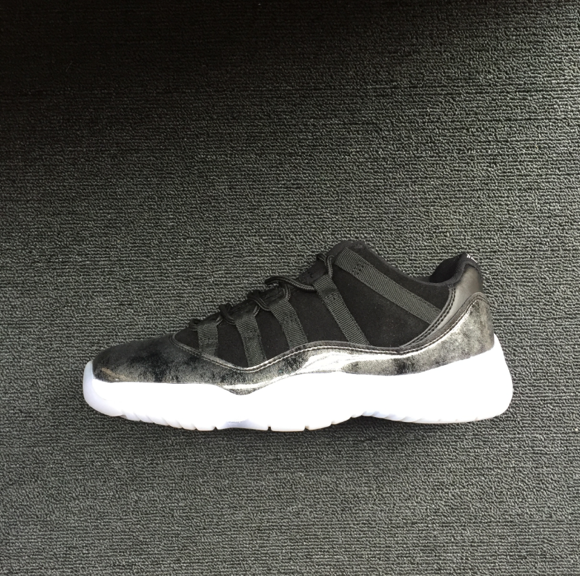 Air Jordan 11 Low Barons