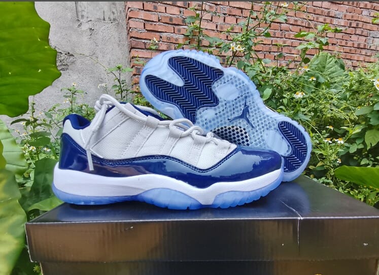 Air Jordan 11 Low Grey Deep Blue