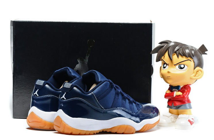 Air Jordan 11 Low Midnight Navy