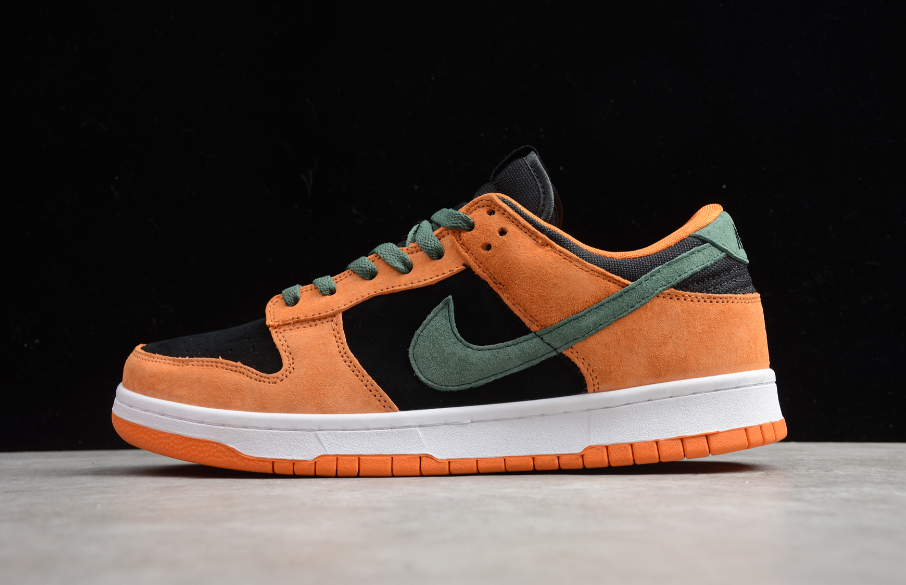 NK Dunk Low “Ceramic” Black Orange