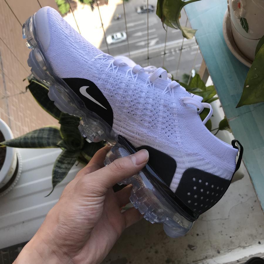 1125ce2c-NikeAirVaporMax2WhiteBlack_12_ca191256-f24b-4b7f-bd29-398d136e6374.jpg