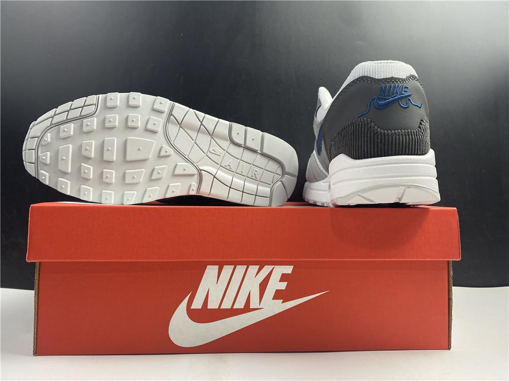 13cef178-AM1LondonShoesSneakers_8.jpg