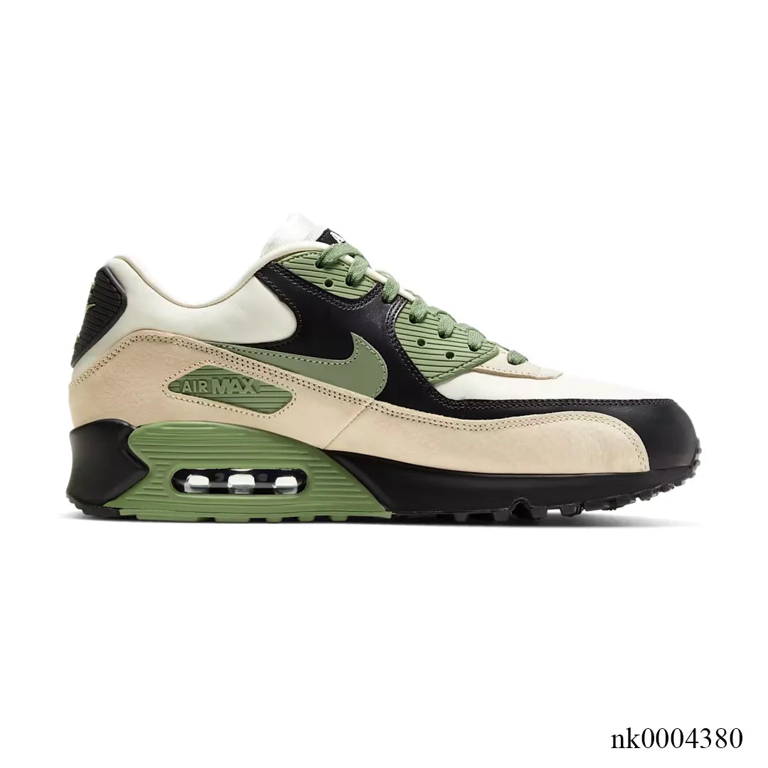 AM 90 Lahar Escape Shoes Sneakers