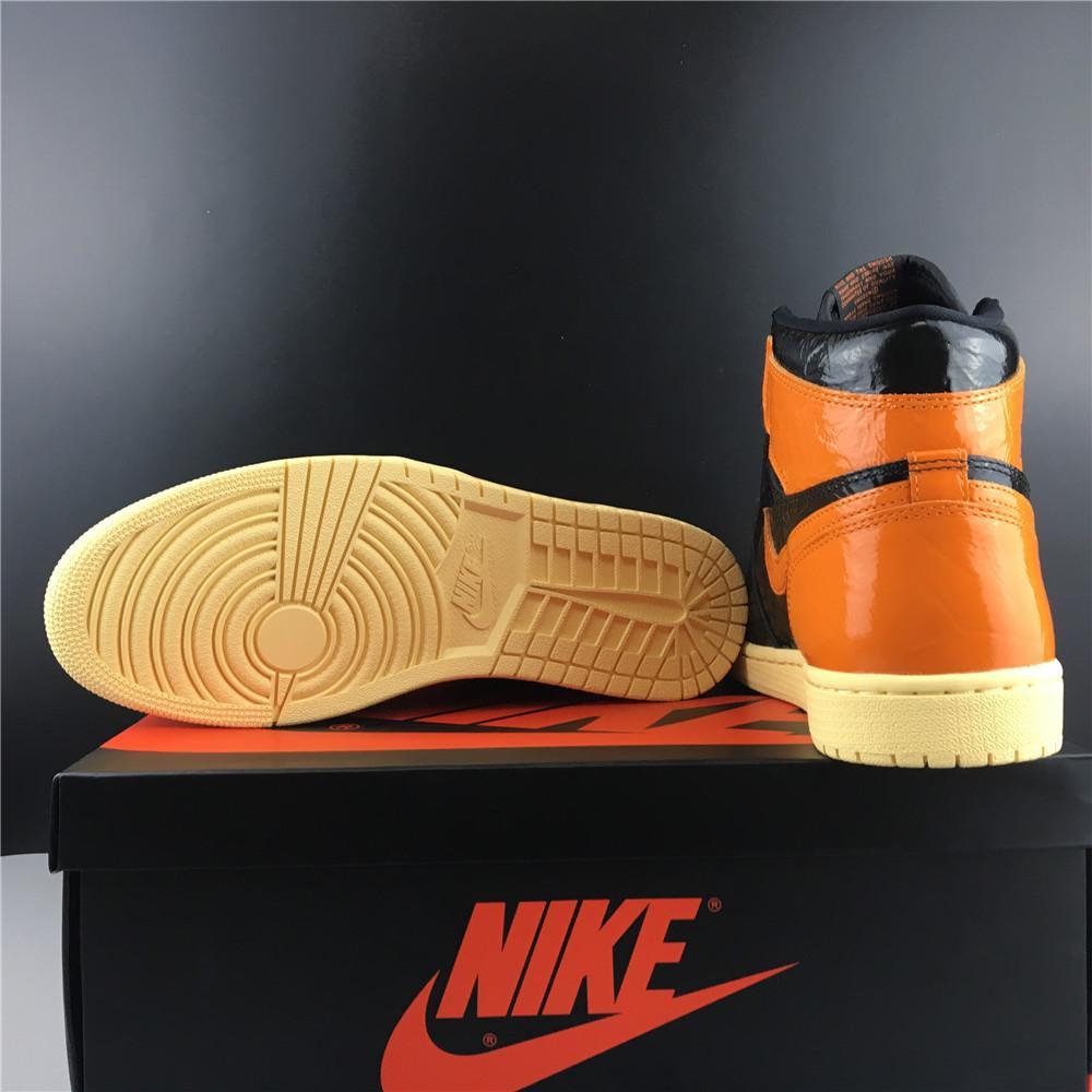 3fb8fa06-Jordan1RetroHighShatteredBackboard3_12_3ba601ce-4bb8-4992-a325-8c48e3f978dc.jpg