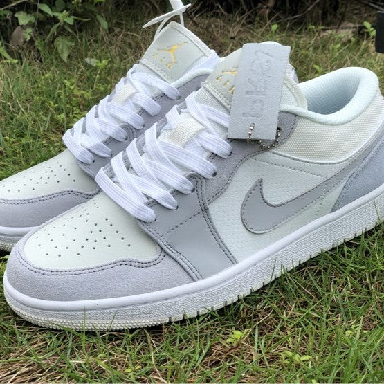 72af42a1-AJ1LowParis2.jpg