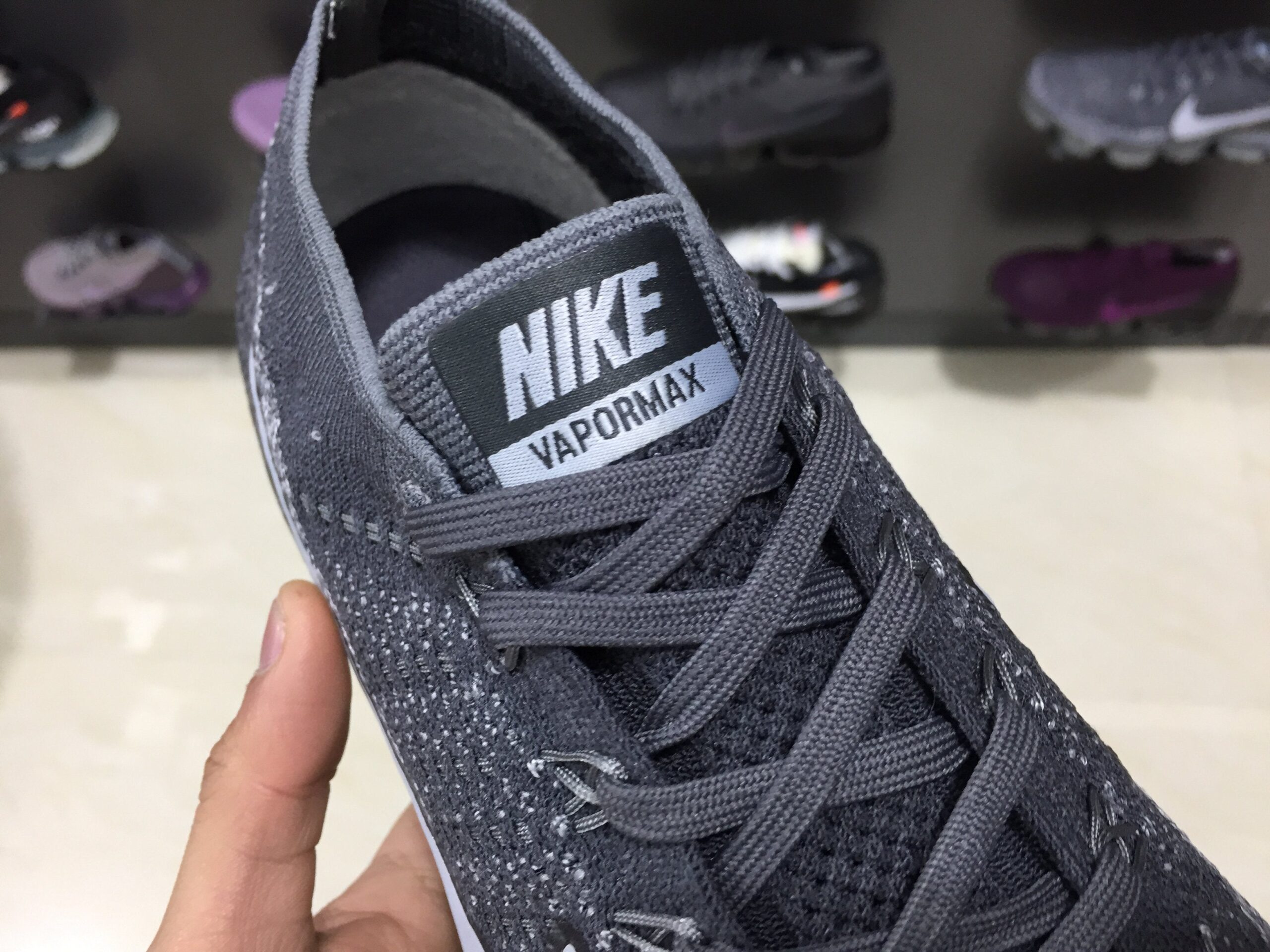 8742276c-NikeAirVaporMaxAsphalt_2_f85adb36-5020-43e1-aba1-4a21b1116768.jpg
