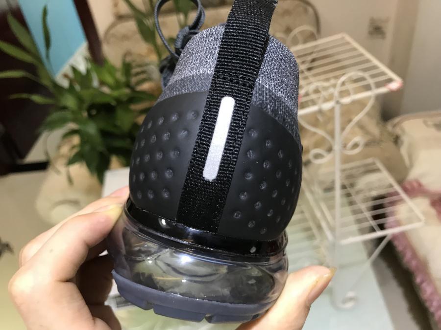 91542cb3-NikeAirVaporMax2DarkGrey_10_98a78d2a-2b9c-476f-81f4-a869b4ce8831-1.jpg