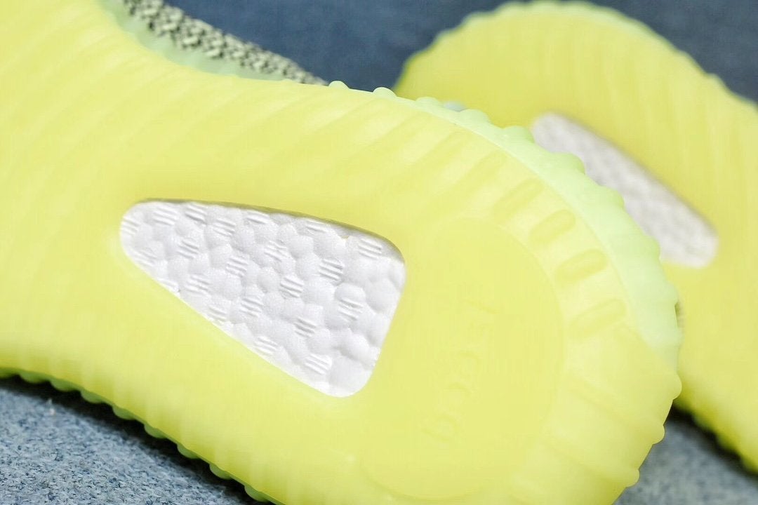 98a7c888-adidasYeezyBoost350V2Yeezreel_Non-Reflective_2_c6bad3c9-72d6-4c59-af30-5479125c6295.jpg