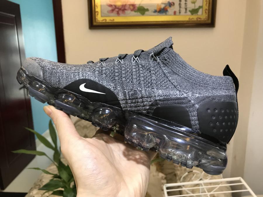 98db68e6-NikeAirVaporMax2DarkGrey_3_9139e81e-e96a-40e5-9ecb-8473fdbf7d04.jpg