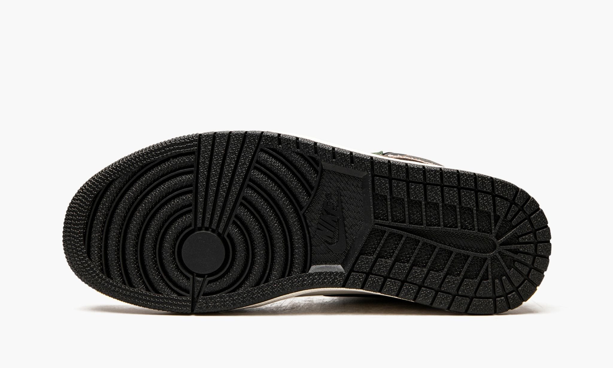 air-jordan-1-high-og-_26_238220hand-crafted_26_238221-6735-discm.jpg