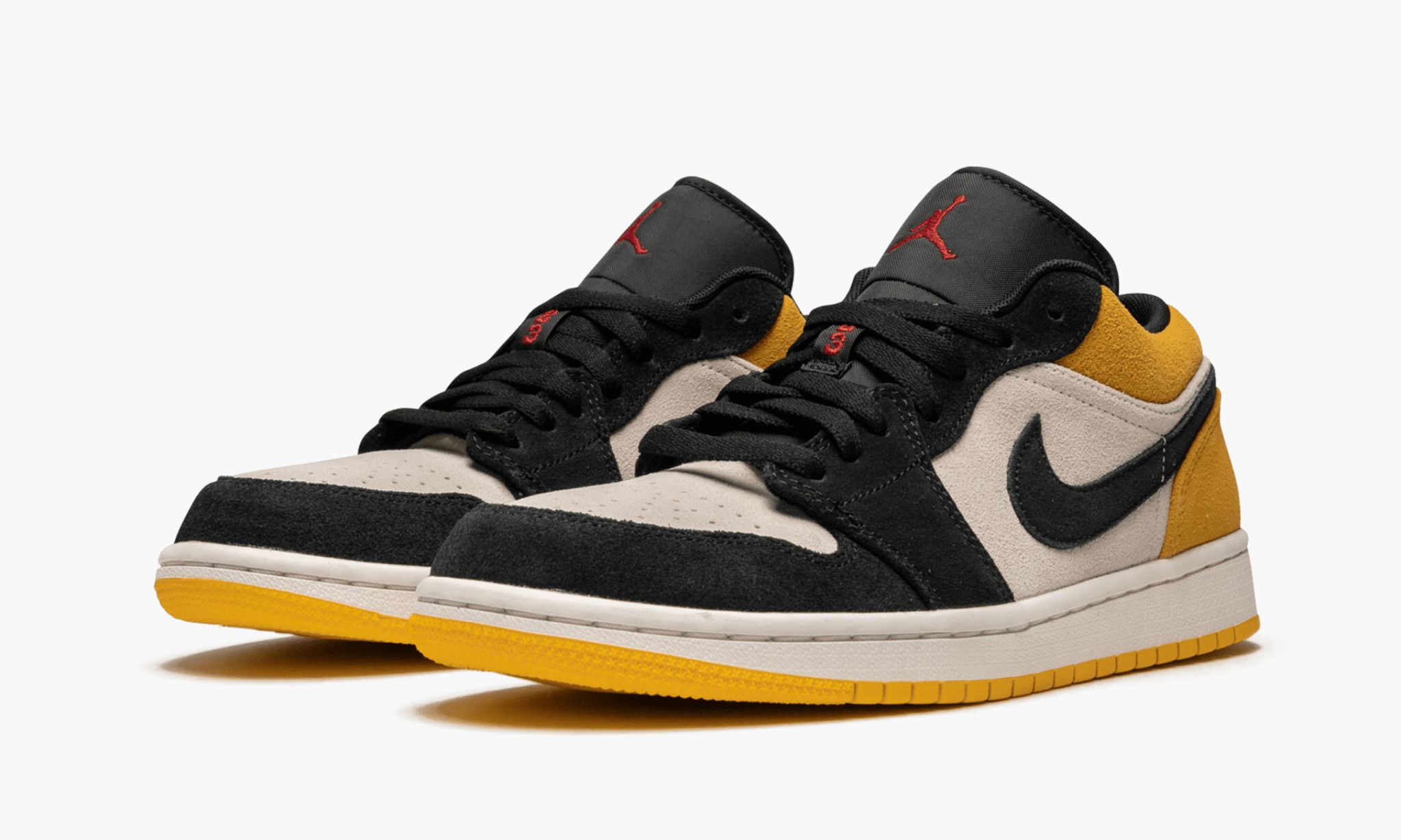 air-jordan-1-low-_26_238220university-gold_26_238221-6469-sv0qt.jpg