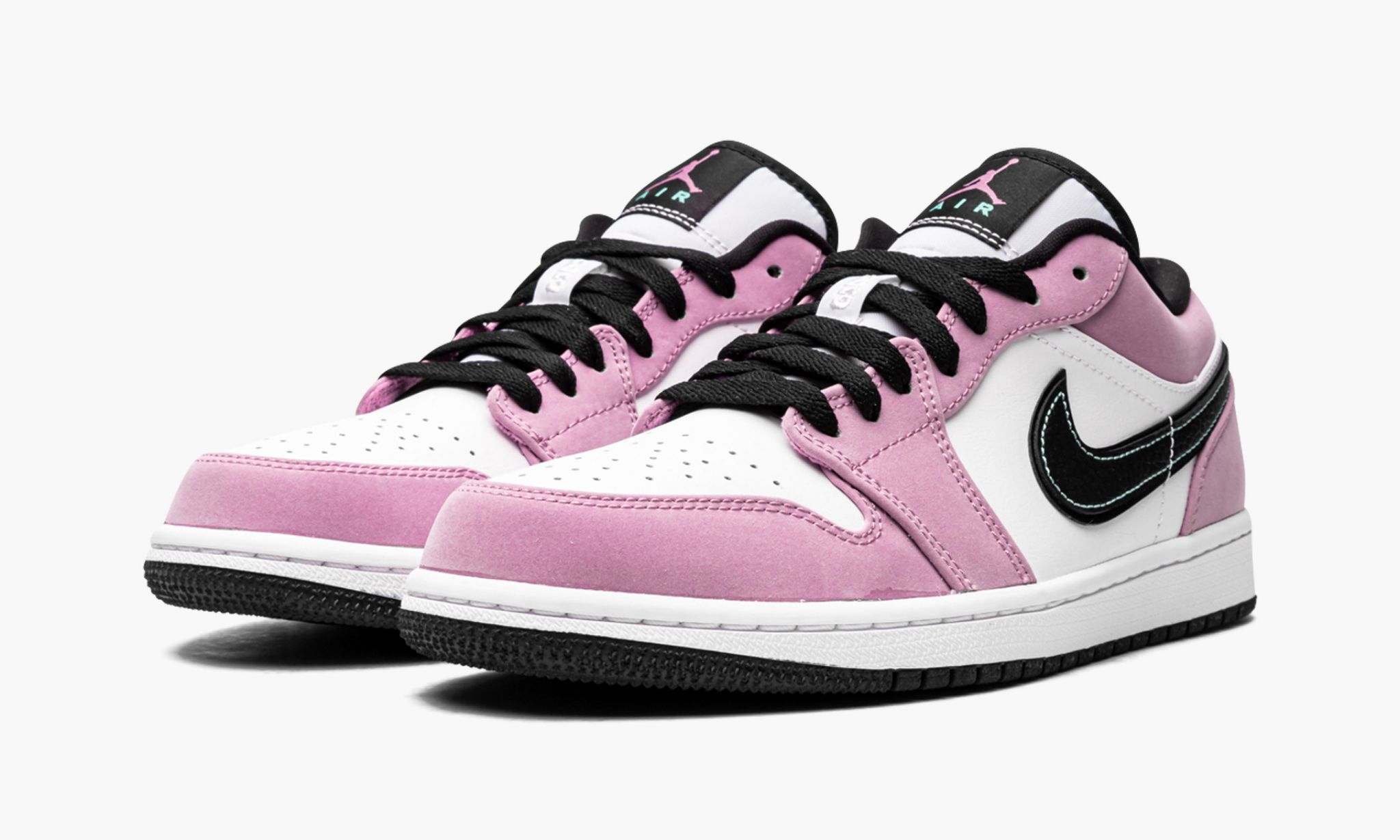 air-jordan-1-low-se-_26_238220violet-shock_26_238221-9856-mlkyx.jpg