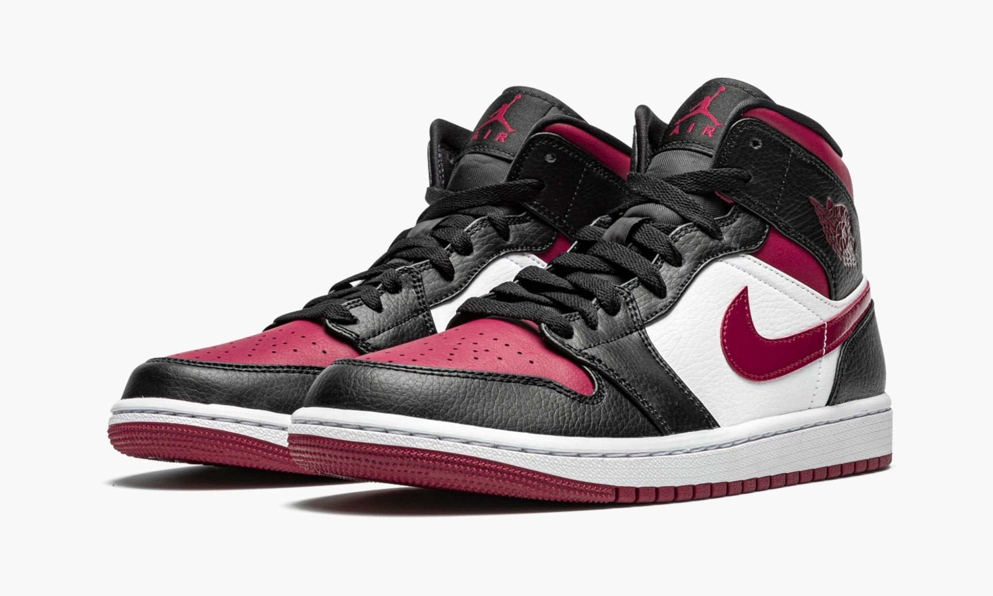 air-jordan-1-mid-_26_238220bred-toe_26_238221-3163-m1oie.jpg