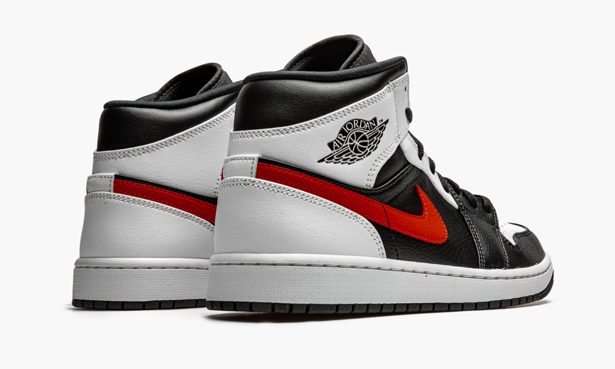 air-jordan-1-mid-_26_238220chile-red_26_238221-6353-ttnwy.jpg