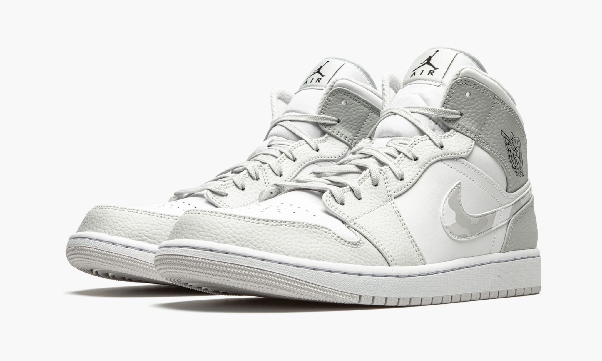 air-jordan-1-mid-_26_238220white-camo_26_238221-1147-ehu4p.jpg