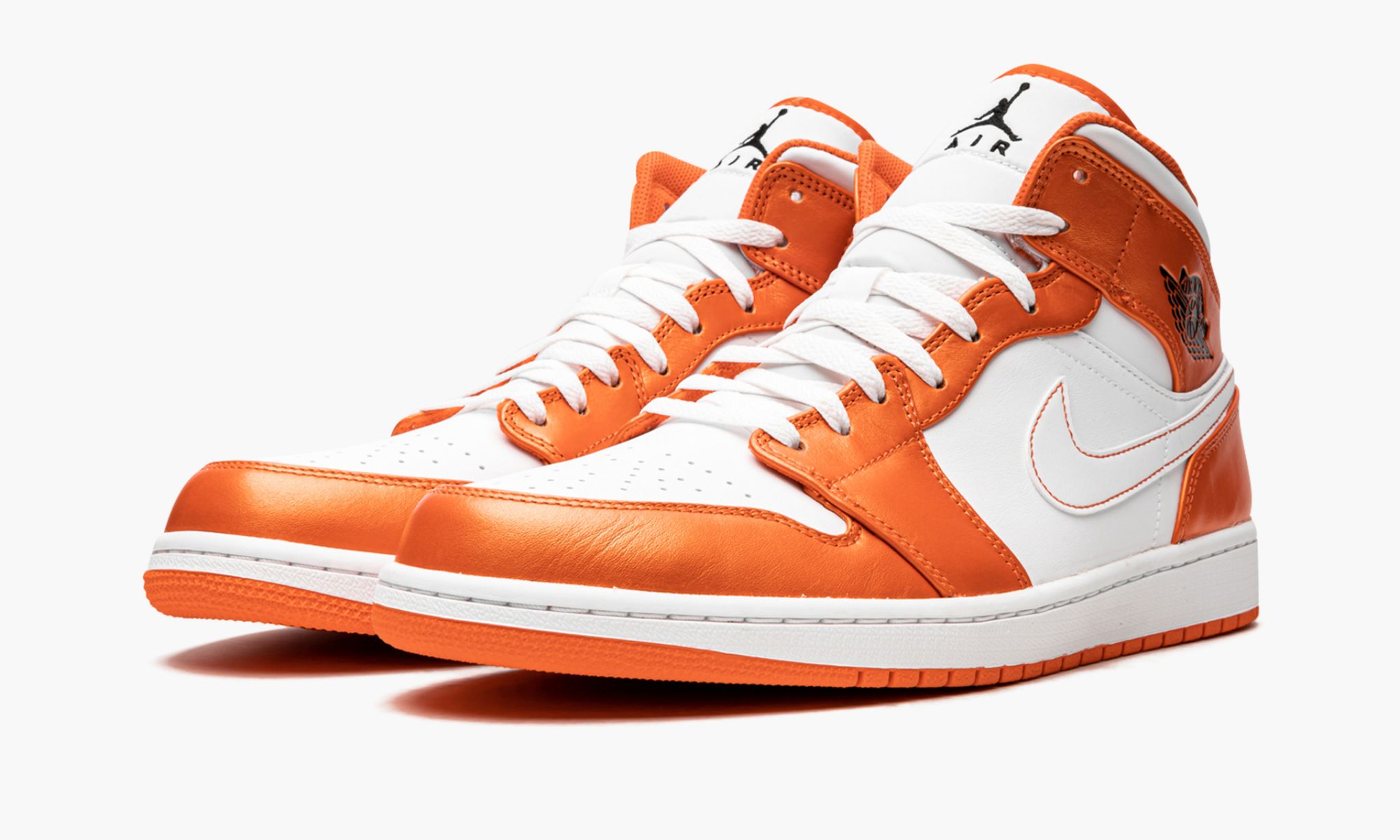air-jordan-1-mid-se-_26_238220electro-orange_26_238221-2724-872zq.jpg