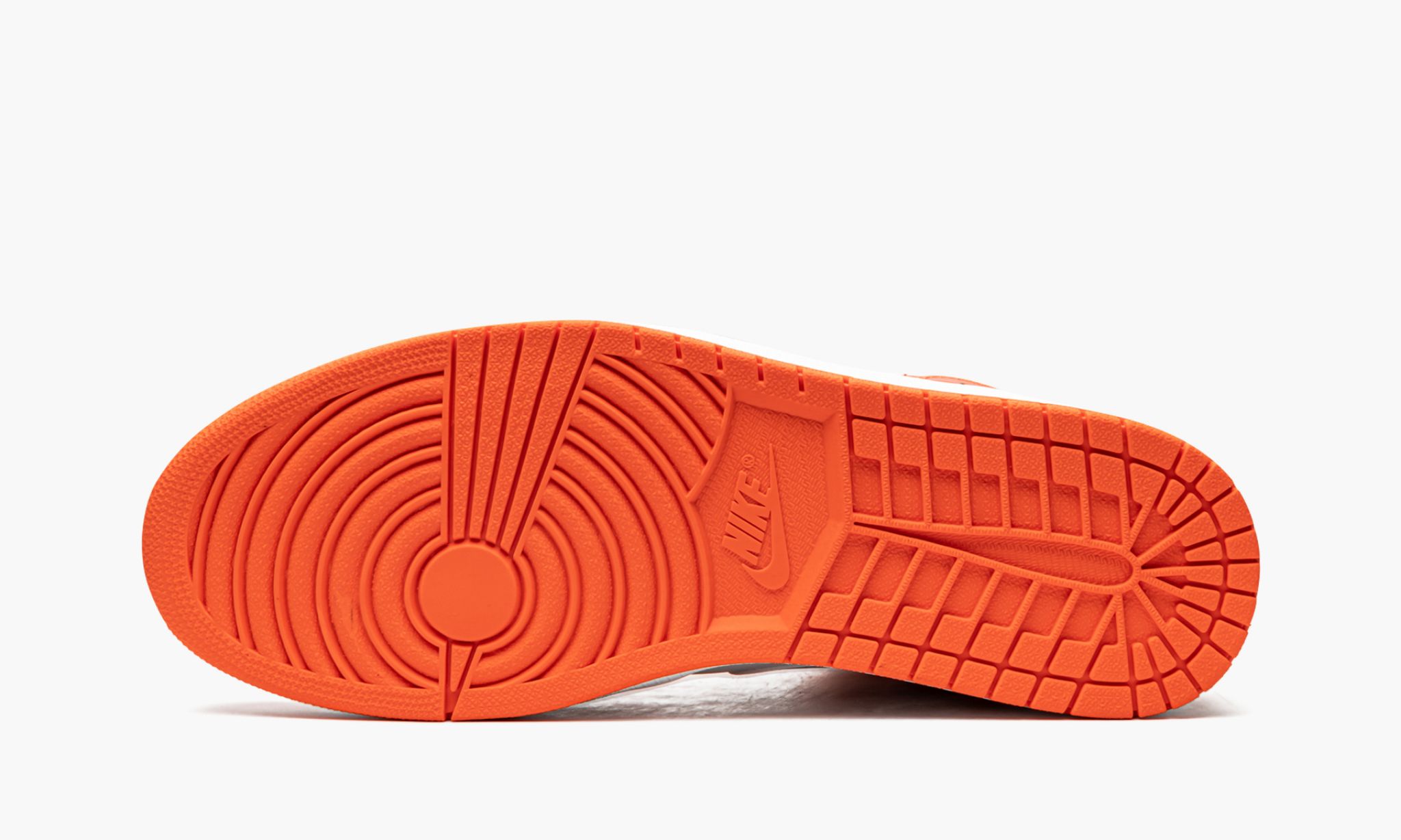 air-jordan-1-mid-se-_26_238220electro-orange_26_238221-8675-ozseq.jpg