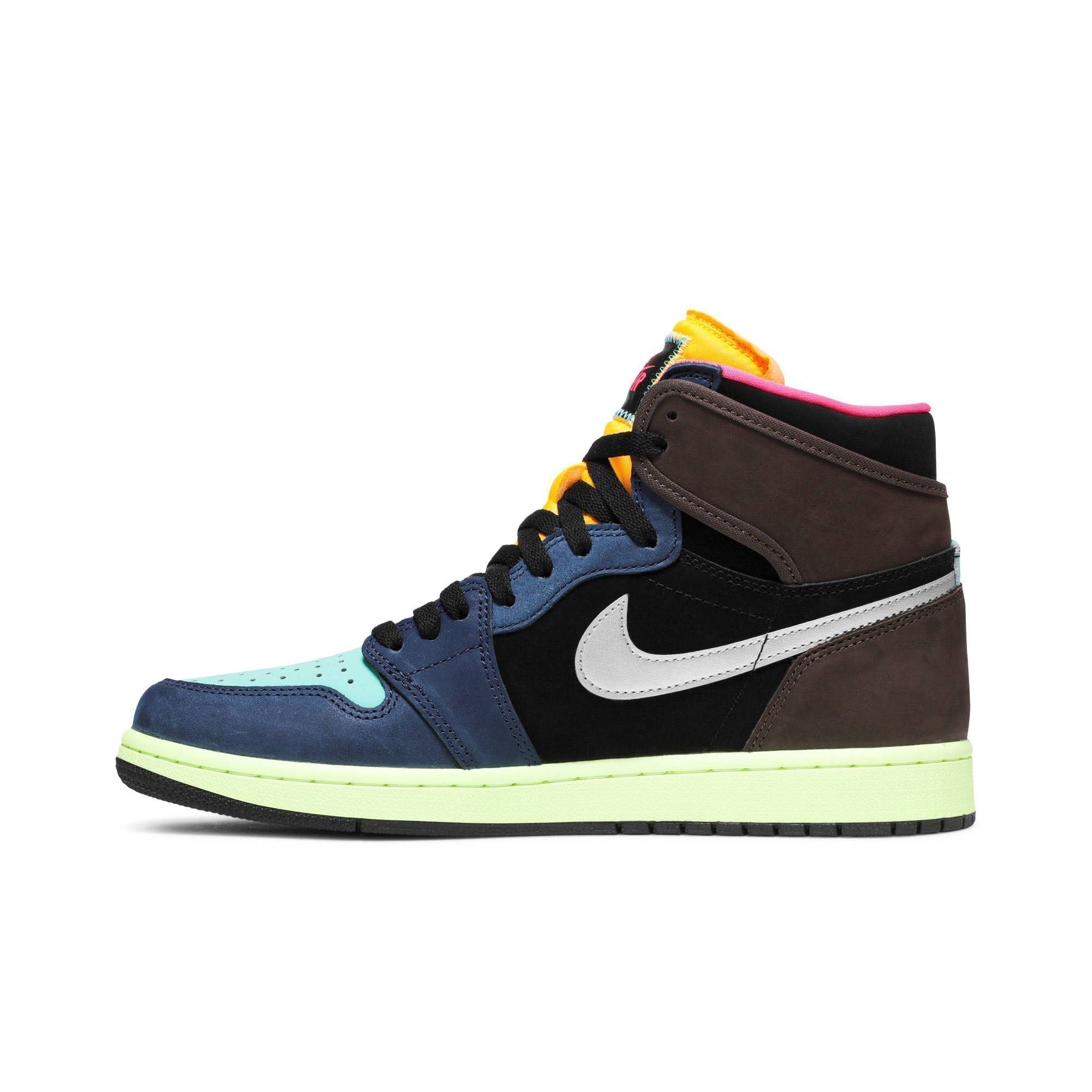 air-jordan-1-retro-high-_26_238216tokyo-bio-hack_26_238217-555088-201-4068-5eo7j.jpg