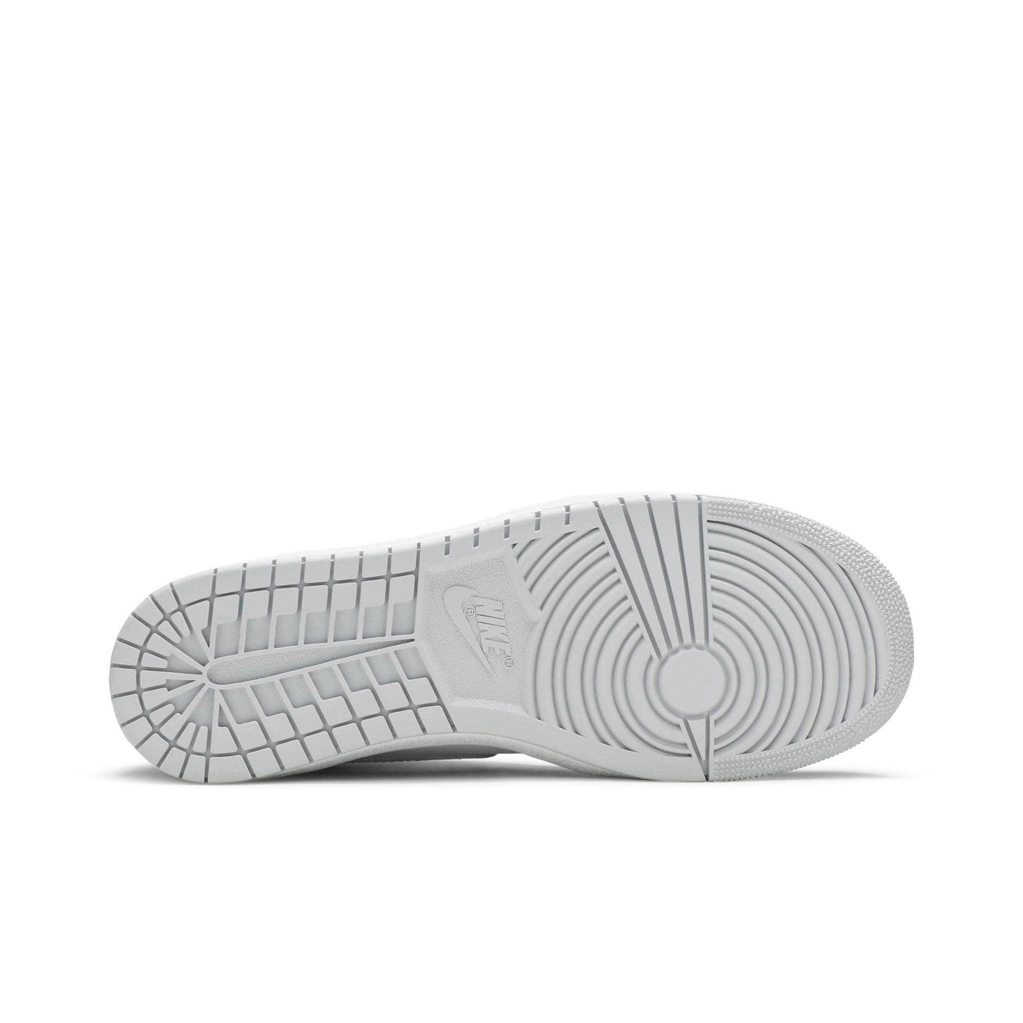 air-jordan-1-retro-high-_26_23821785-og-_26_238216neutral-grey_26_238217-bq4422-100-1205-815z0.jpg