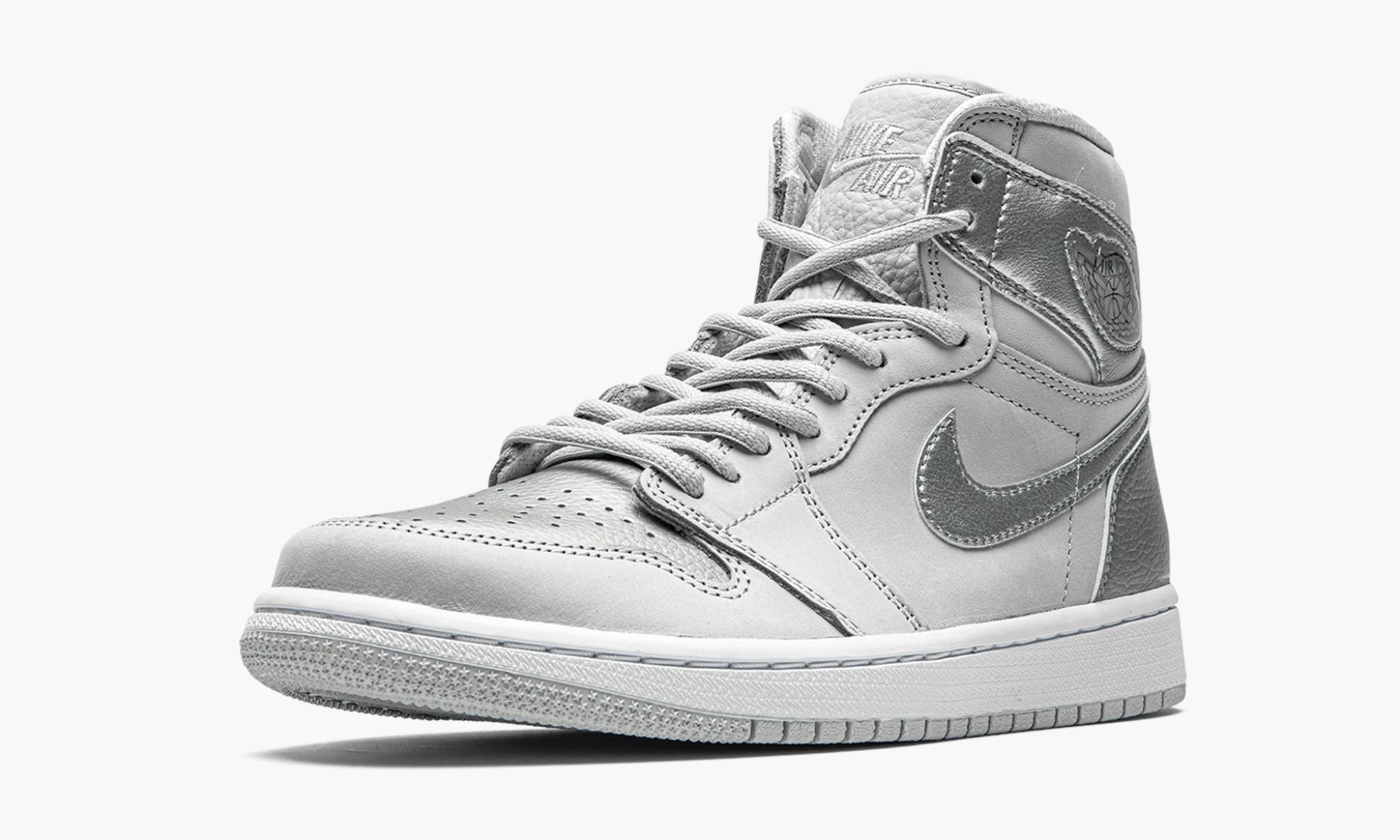air-jordan-1-retro-high-co.jp-_26_238220metallic-silver_26_238221-8895-cjb8h.jpg