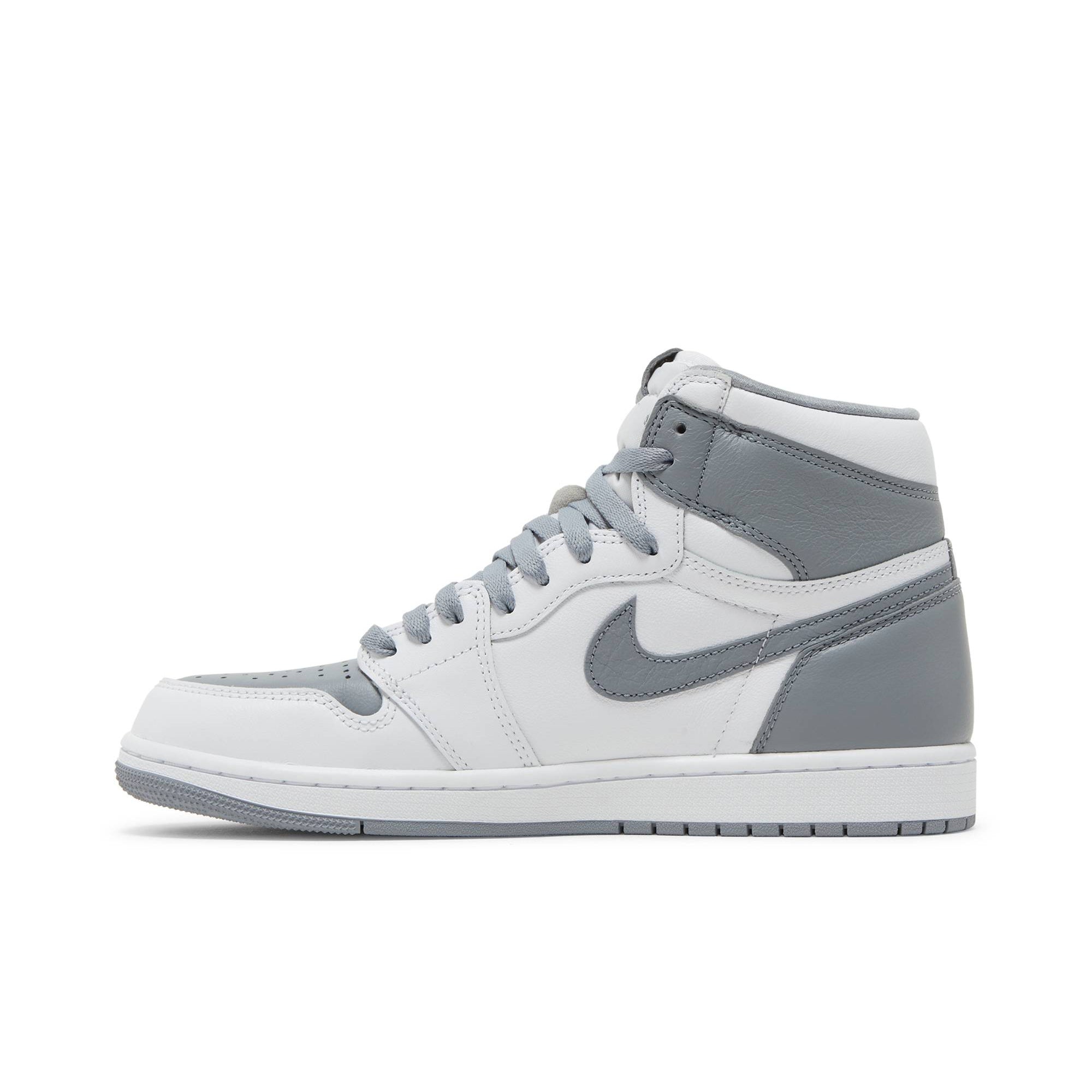air-jordan-1-retro-high-og-_26_238216stealth_26_238217-555088-037-8309-5hywi.jpg