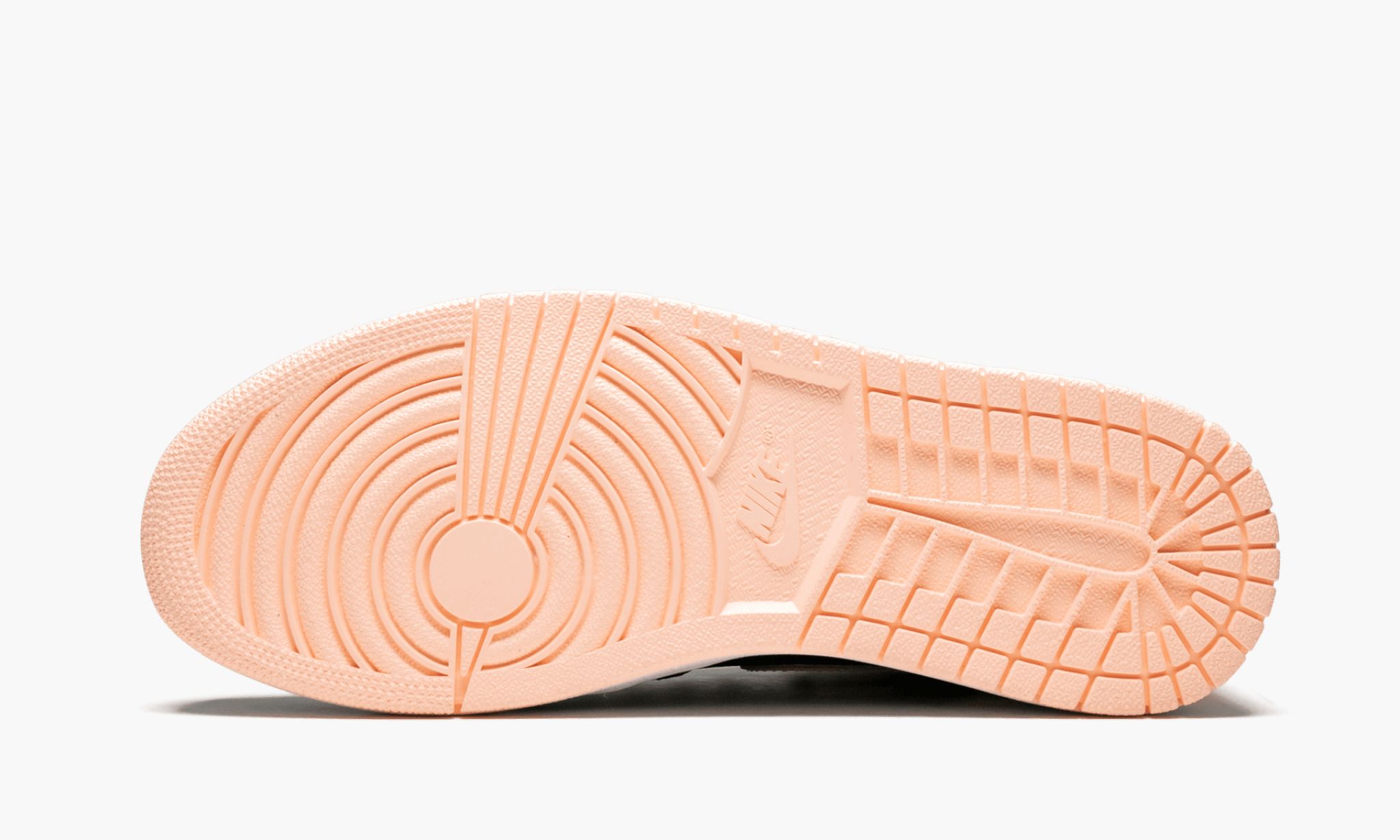 air-jordan-1-retro-high-og-_26_238220crimson-tint_26_238221-4486-mtzzr.jpg