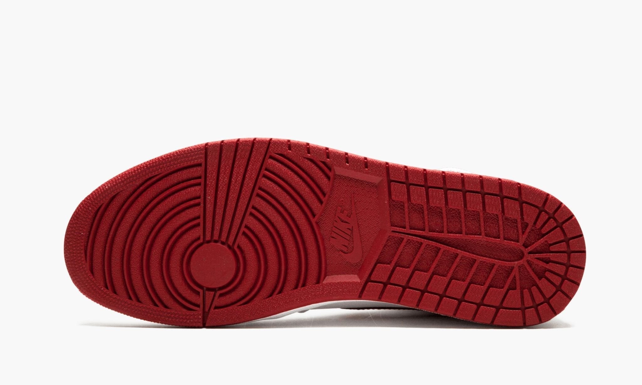 air-jordan-1-retro-high-og-_26_238220metallic-red_26_238221-8994-xsr3z.jpg
