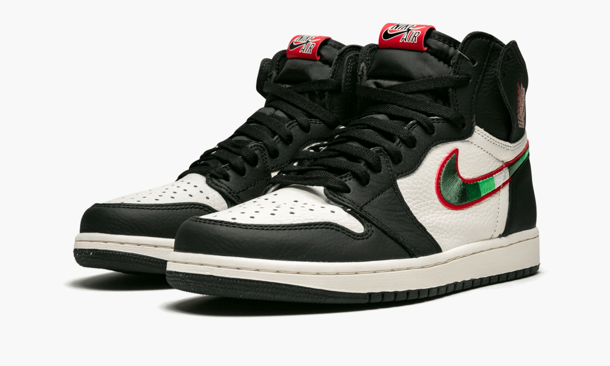 air-jordan-1-retro-high-og-_26_238220sports-illustrated-a-star-is-born_26_238221-3023-exq1u.jpg