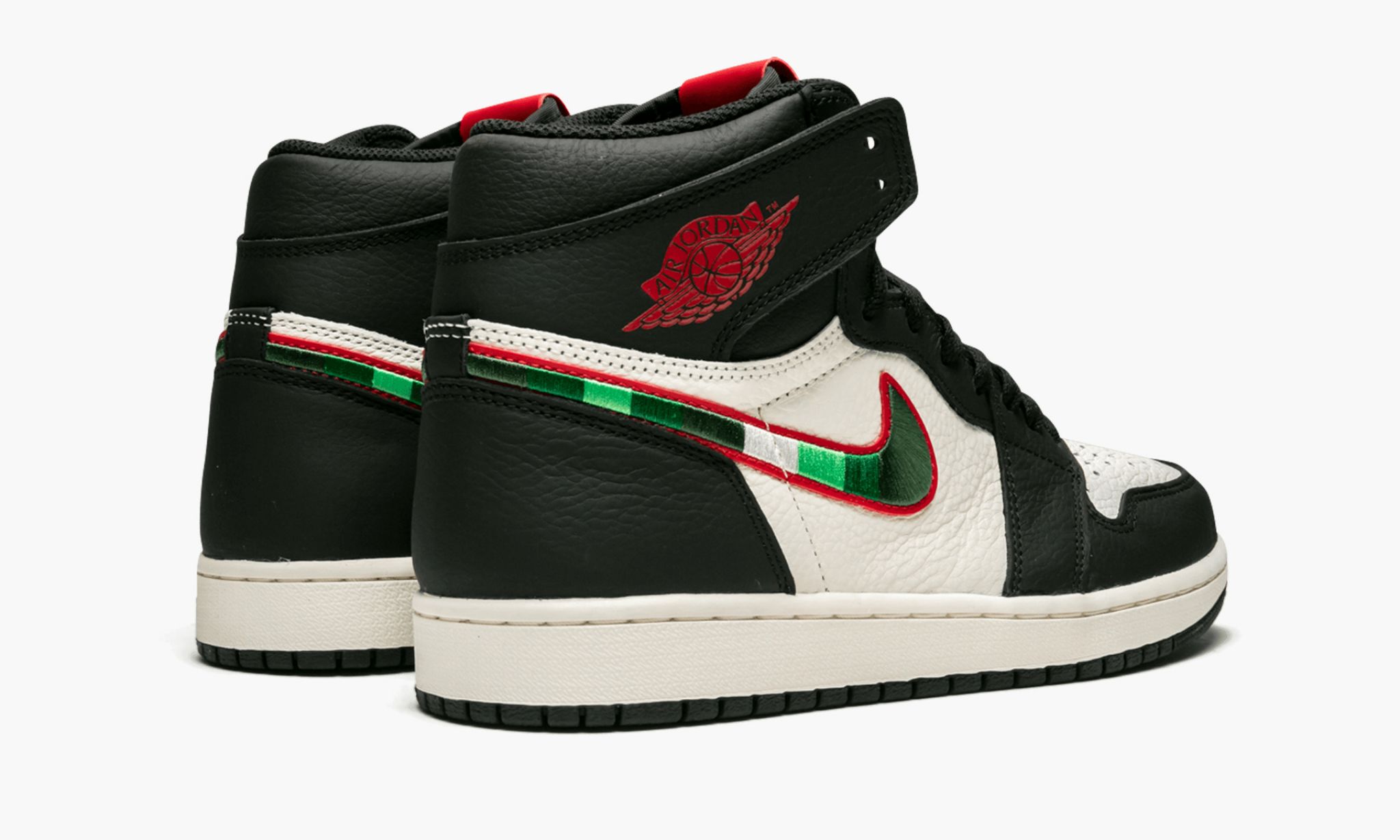 air-jordan-1-retro-high-og-_26_238220sports-illustrated-a-star-is-born_26_238221-9046-pzwsx.jpg