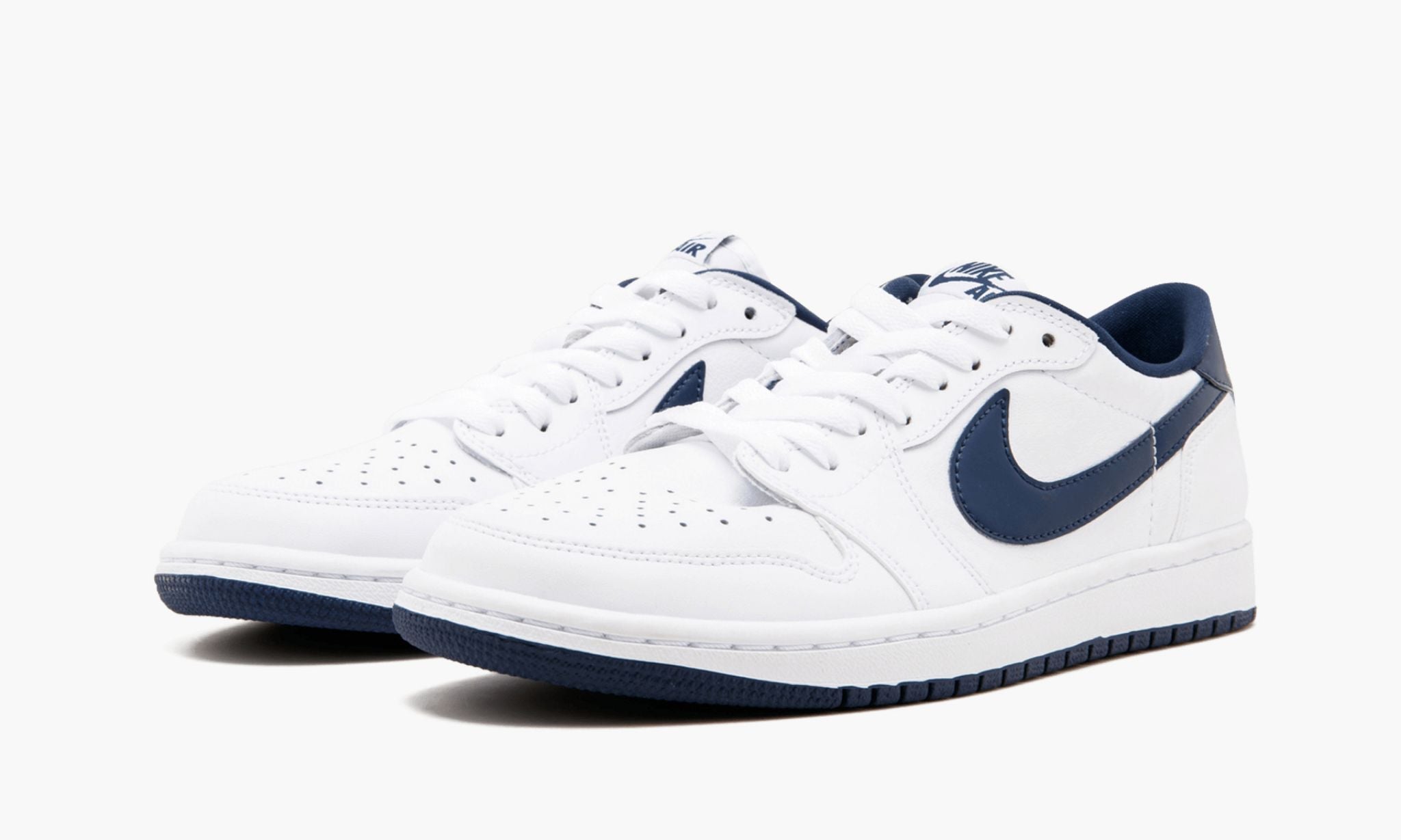 air-jordan-1-retro-low-og-6947-xc2rf.jpg