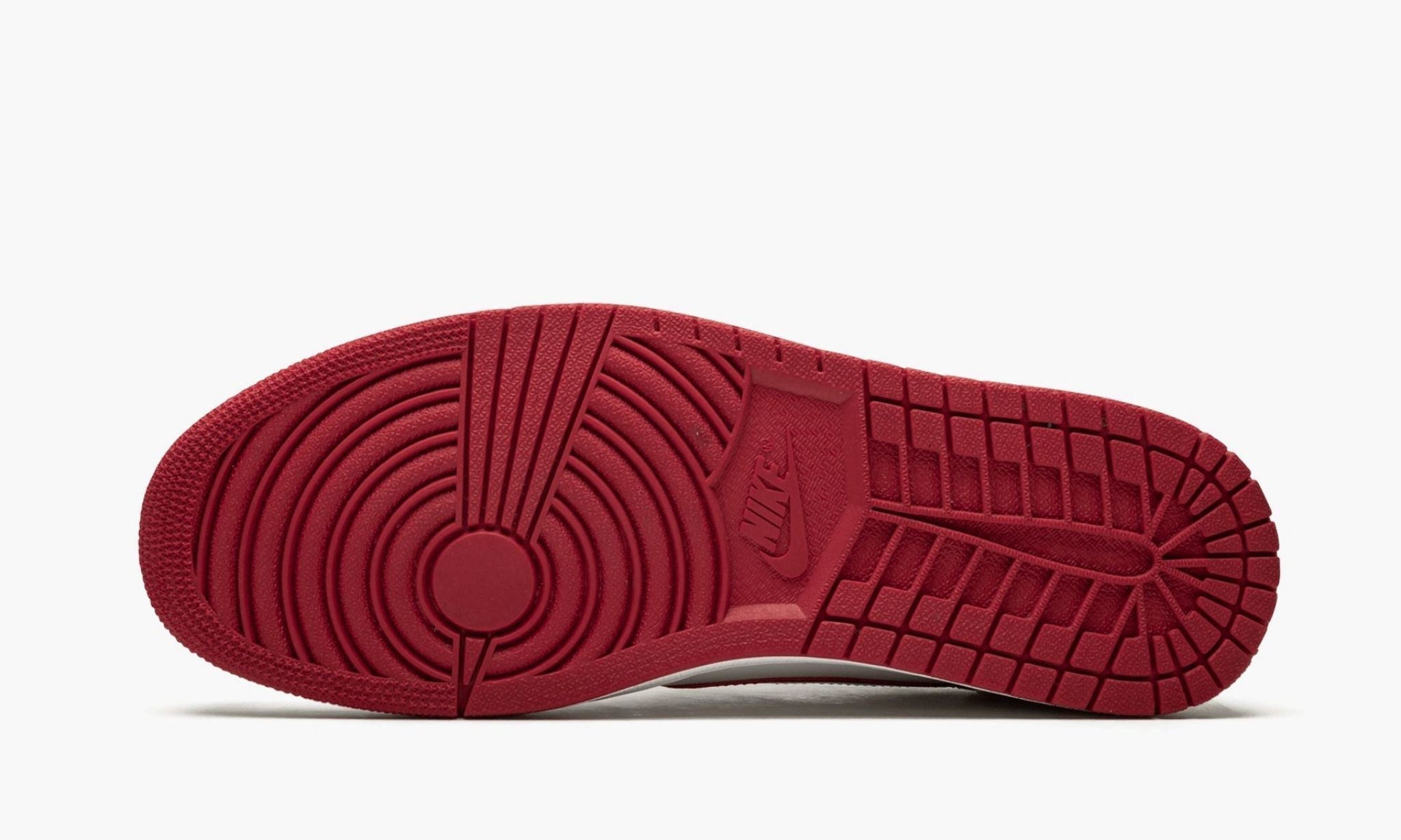 air-jordan-1-retro-low-og-_26_238220white-varsity-red_26_238221-1557-lu3dd.jpg