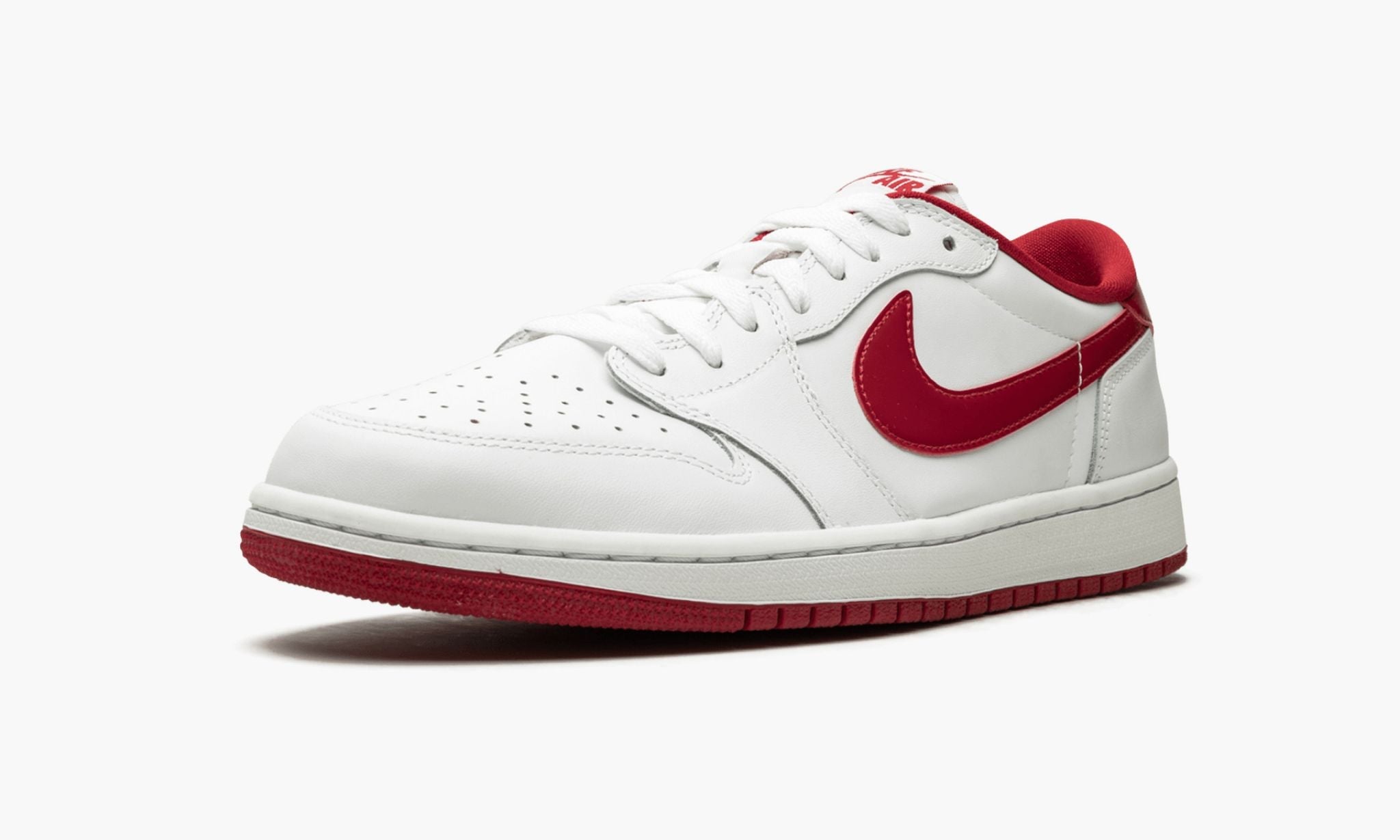air-jordan-1-retro-low-og-_26_238220white-varsity-red_26_238221-2098-azxih.jpg