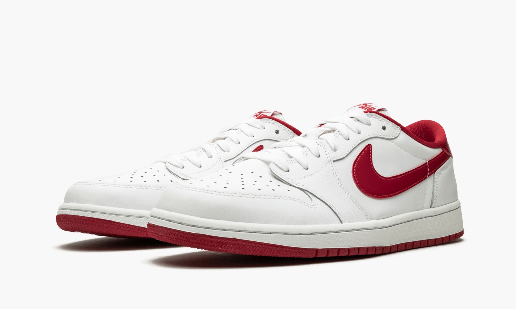 air-jordan-1-retro-low-og-_26_238220white-varsity-red_26_238221-5762-itf3e.jpg