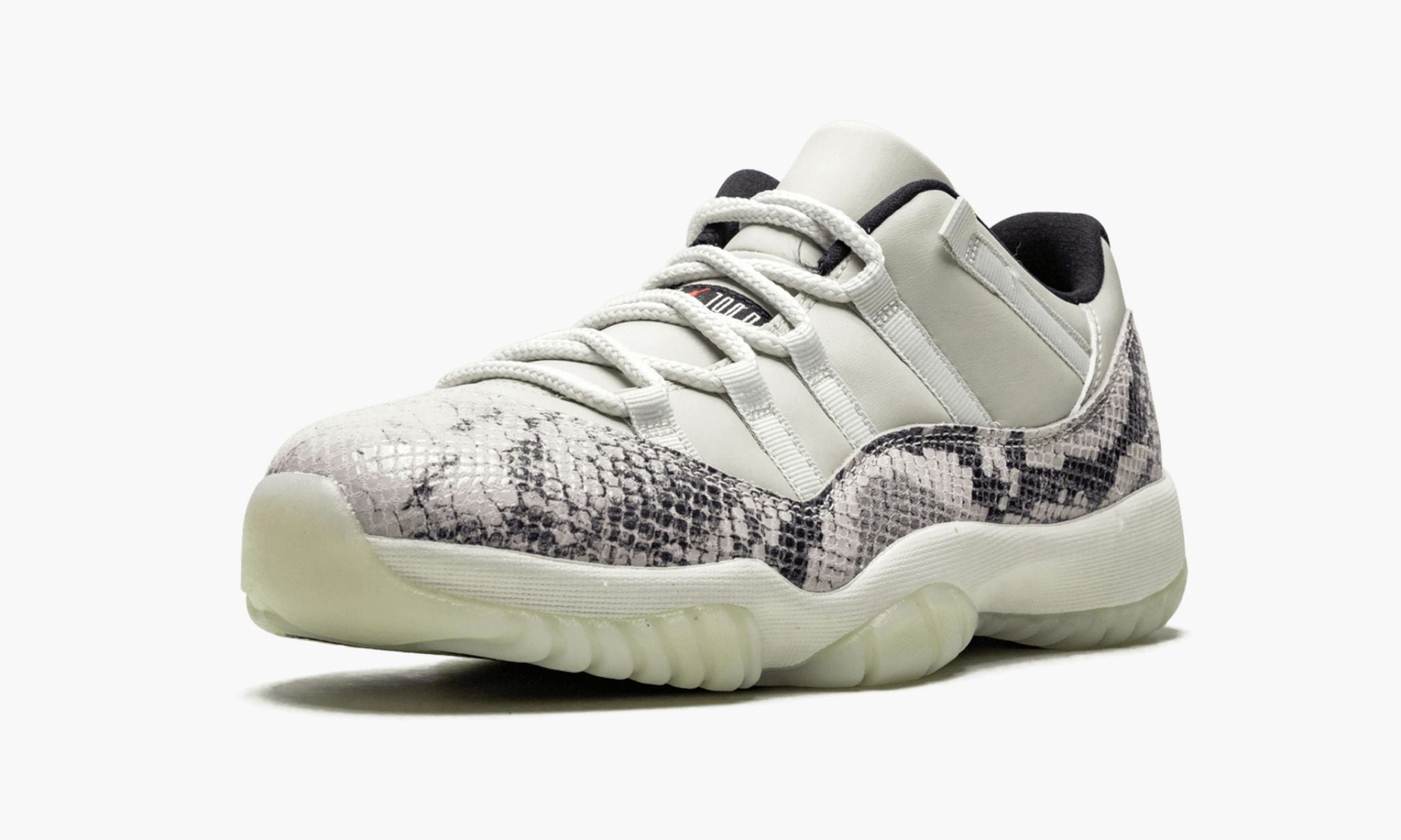 air-jordan-11-retro-low-_26_238220snakeskin-light-bone_26_238221-7676-wgyqt.jpg