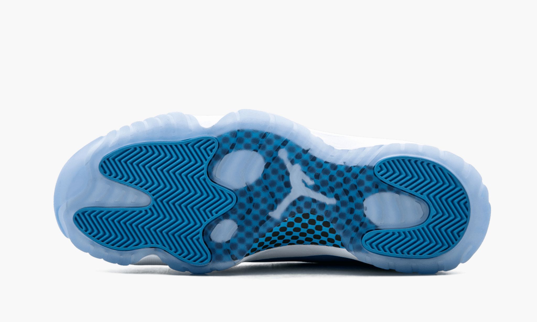 air-jordan-11-retro-low-_26_238220unc_26_238221-8719-7fpqb.jpg
