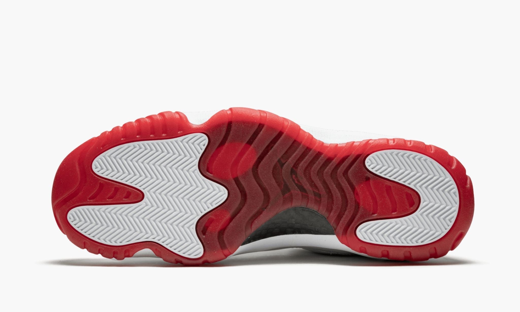 air-jordan-11-retro-low-_26_238220whitevarsity-red_26_238221-5060-9tsuw.jpg