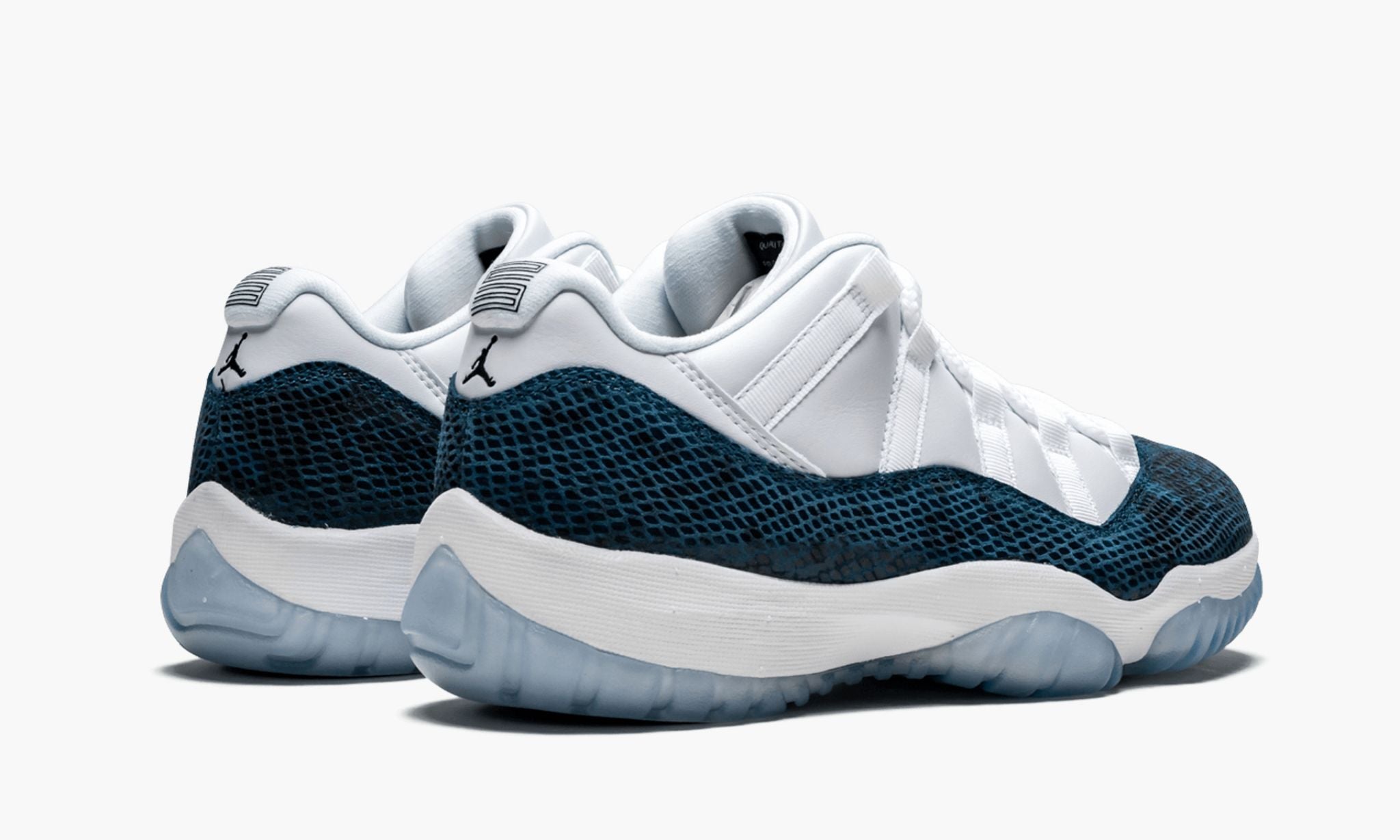 air-jordan-11-retro-low-le-_26_238220blue-snakeskin_26_238221-8840-cfnqp.jpg